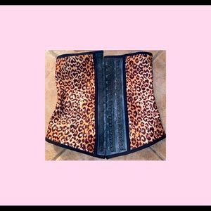 Leopard waist trainer